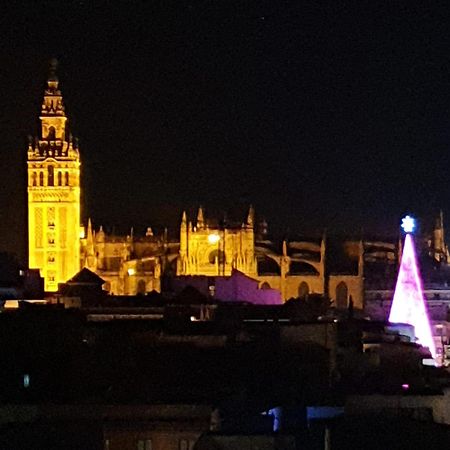 Avanti La Campana, Con Un Balcon Que Te Enamorara Del Ambiente De Sevilla Extérieur photo