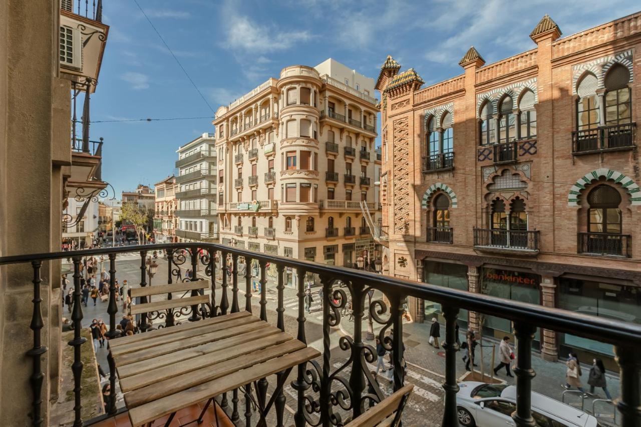 Avanti La Campana, Con Un Balcon Que Te Enamorara Del Ambiente De Sevilla Extérieur photo