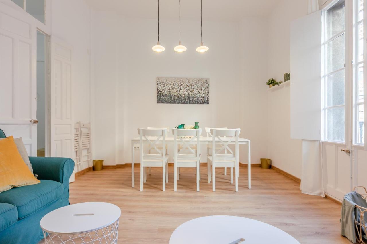 Avanti La Campana, Con Un Balcon Que Te Enamorara Del Ambiente De Sevilla Extérieur photo