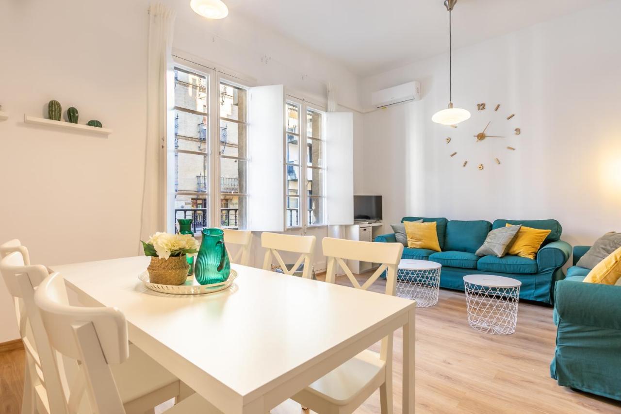 Avanti La Campana, Con Un Balcon Que Te Enamorara Del Ambiente De Sevilla Extérieur photo