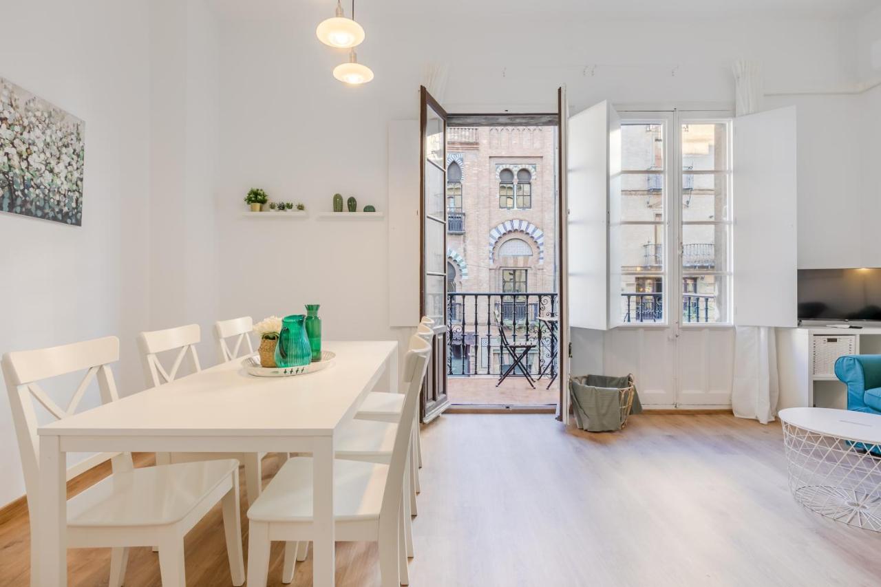 Avanti La Campana, Con Un Balcon Que Te Enamorara Del Ambiente De Sevilla Extérieur photo