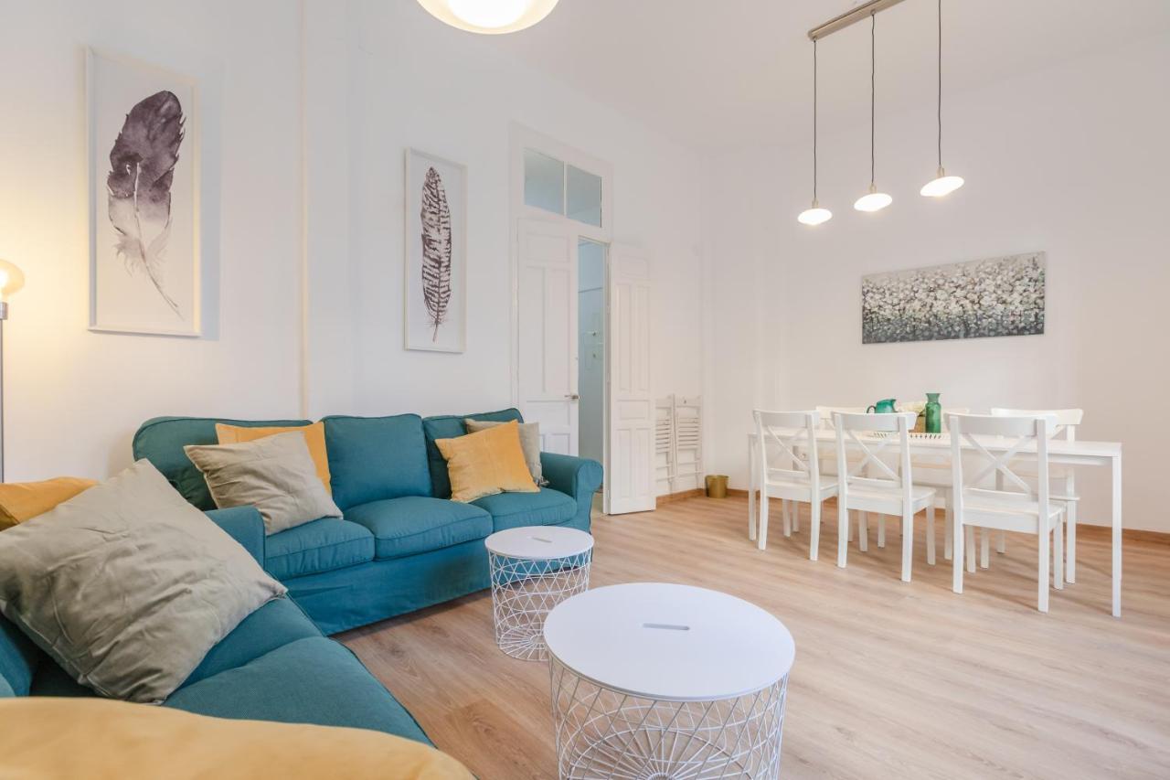 Avanti La Campana, Con Un Balcon Que Te Enamorara Del Ambiente De Sevilla Extérieur photo
